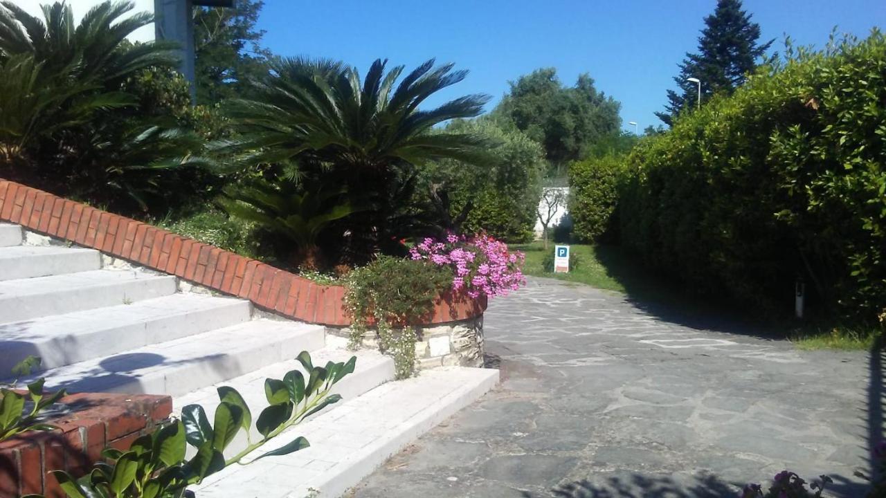 B&B Tra Mare E Marmo Марина-ди-Каррара Экстерьер фото