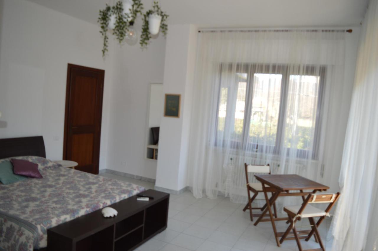 B&B Tra Mare E Marmo Марина-ди-Каррара Экстерьер фото