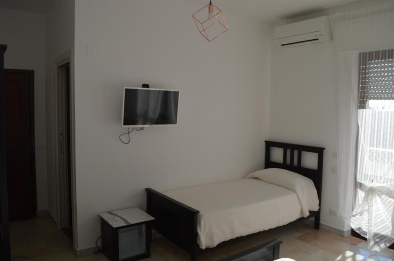 B&B Tra Mare E Marmo Марина-ди-Каррара Экстерьер фото