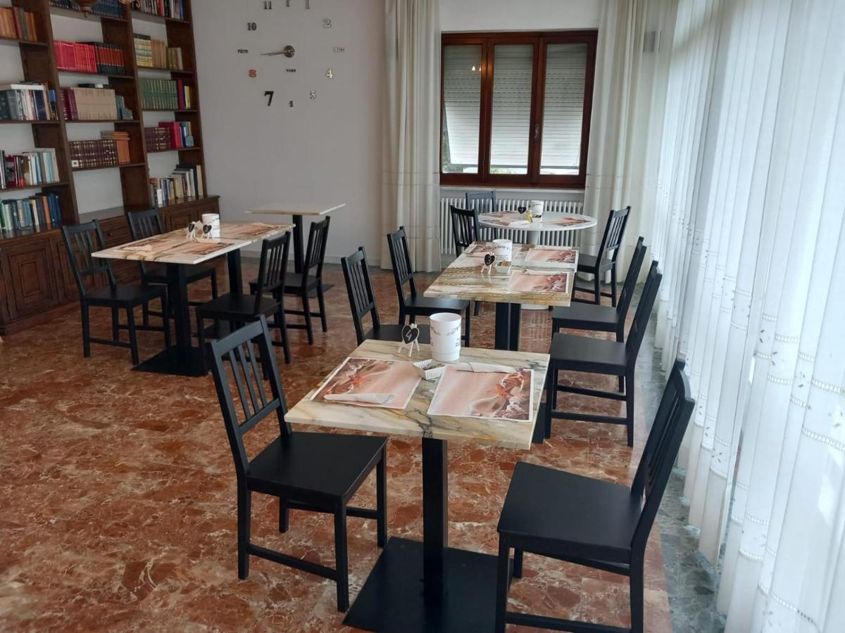 B&B Tra Mare E Marmo Марина-ди-Каррара Экстерьер фото