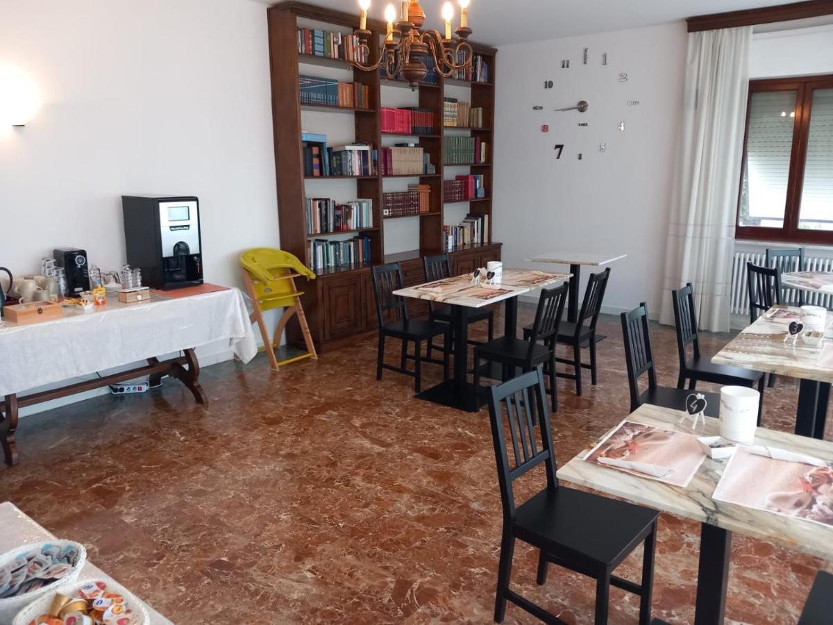 B&B Tra Mare E Marmo Марина-ди-Каррара Экстерьер фото