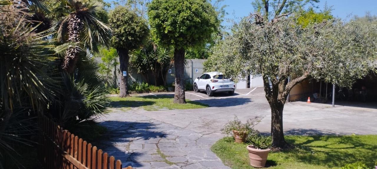 B&B Tra Mare E Marmo Марина-ди-Каррара Экстерьер фото